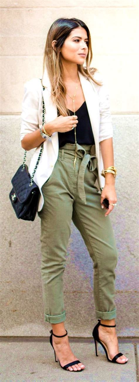 30 Outfits That’ll Make You Want a Pair of Khaki Pants Right Now | Olive pants outfit, Womens ...