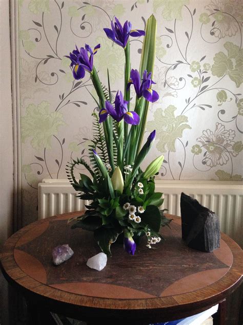 Floribunda of Countesthorpe | Flower arrangements, Flower decorations ...