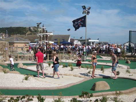 Pirate mini golf © Oast House Archive cc-by-sa/2.0 :: Geograph Britain and Ireland