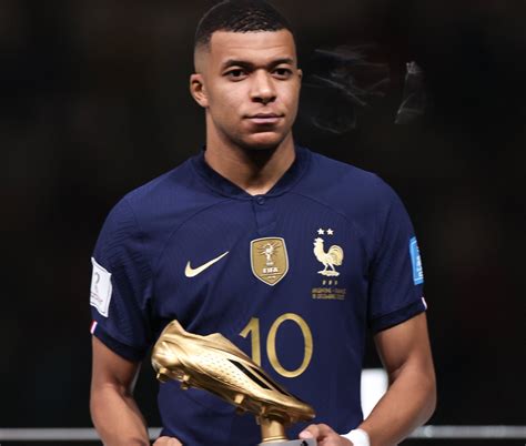 Qatar 2022: Mbappe wins Golden Boot Award