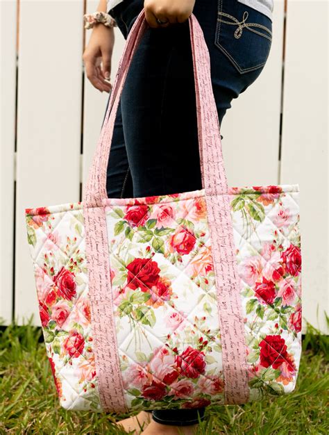 Sew Easy Big Tote Bag - free sewing tutorial | Quilted tote bags patterns, Large tote bag ...