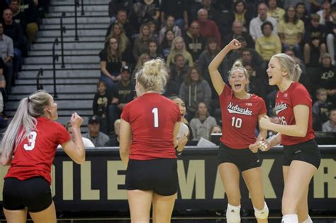 Nebraska Volleyball display same old grit in stunning comeback win