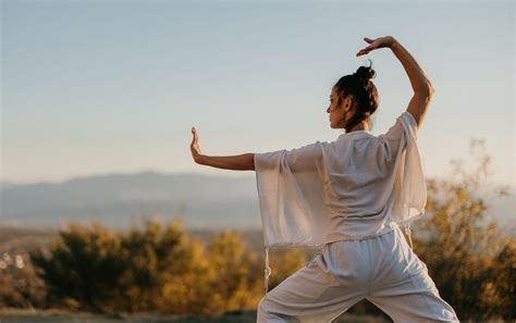 Tai Chi Vs Yoga: Differences, Similarities & Benefits Of Both