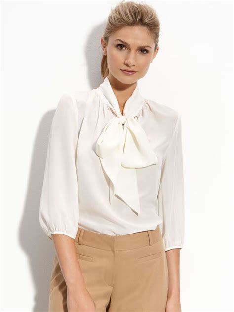 Blusa com babados com calça social Bow Tie Shirt, Bow Shirts, Bow ...