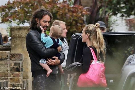 Russell Brand enjoys low-key stroll with daughter Mabel | Daily Mail Online