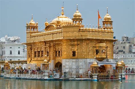 Golden Temple, Amritsar: Magnificent and Divine Footprint of Sikh ...