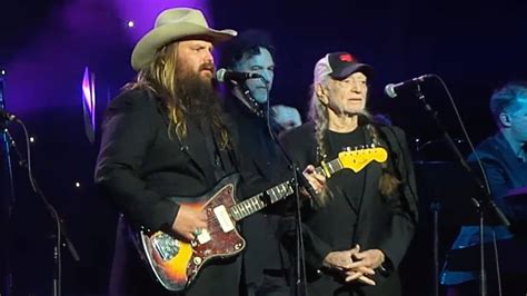 Chris Stapleton Celebrates Willie Nelson By Singing "Always On My Mind"