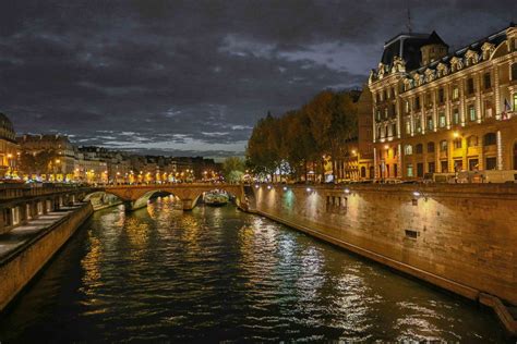 Night on the Seine River in Paris | Photography, Photographer, Life