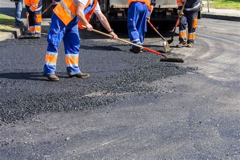 Why Asphalt Pavement Maintenance Is Important For Your Driveway?