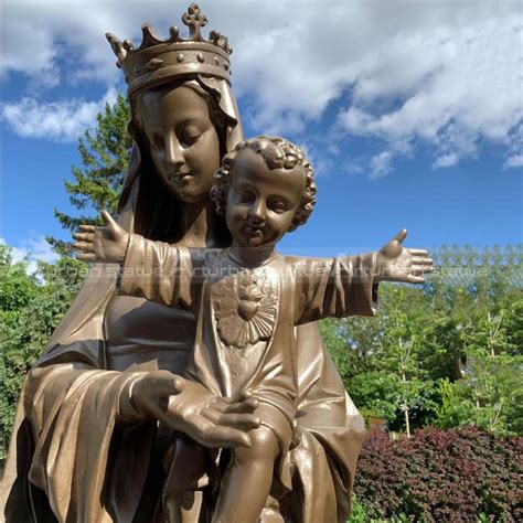 Sculpture of Mary Holding Jesus, Mary and Jesus sculpture