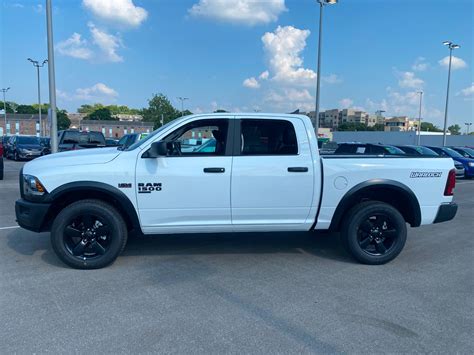 New 2020 RAM 1500 Classic Warlock 4×4 Crew Cab 5’7 Box