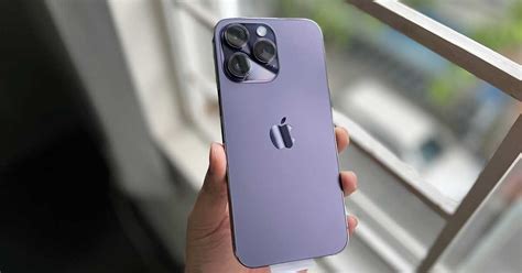 Trên tay iPhone 14 Pro Max Deep Purple: Sự khác biệt đến từ màn hình