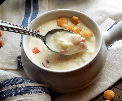 New England Clam Chowder - Frugal Hausfrau