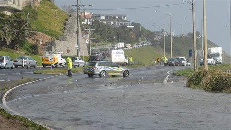 Chaos for Bayside, Frankston and Mornington Peninsula as wild weather ...