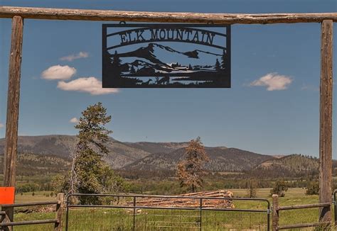 DINOZOZO Large Entrance Gate Farm Sign Mountains, Log Cabin, Elk, Ranch Custom Metal Signs Gift ...