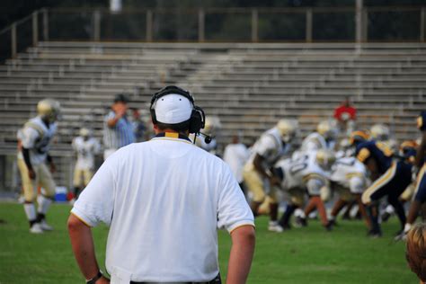 Here's How Much a D3 College Football Coach Makes - GameDay Culture