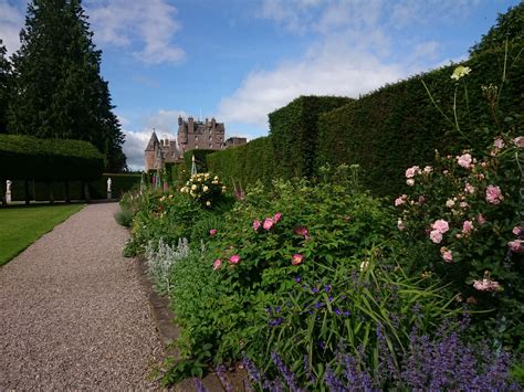 Castle & Gardens - Glamis Castle