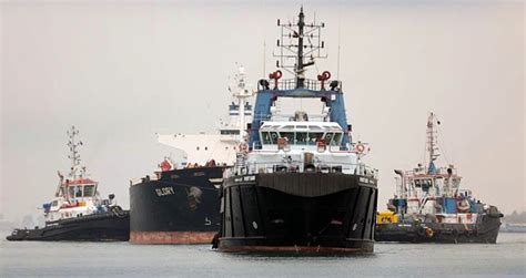 Container ship refloated in Suez Canal after breakdown