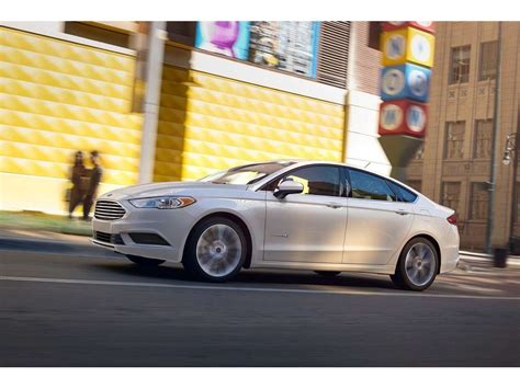 2019 Ford Fusion Hybrid Review, Pricing, & Pictures | U.S. News