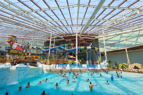 12 of the Best Hotels With Indoor Water Parks Your Kids Will Love - The Family Vacation Guide