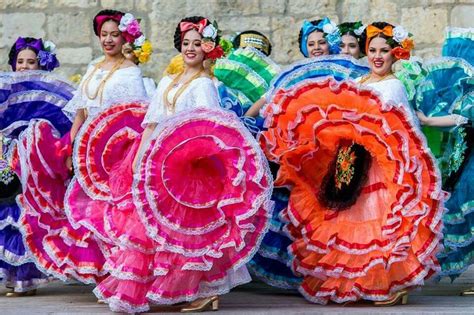 Pin de Laura Moreno en Ballet Folklorico | Trajes tipicos de mexico, Folklore mexicano, Fotos de ...