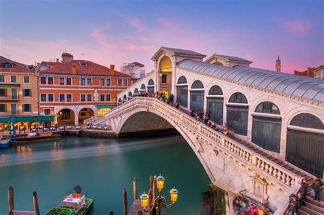 Premium Photo | Venice italy at the rialto bridge over the grand canal