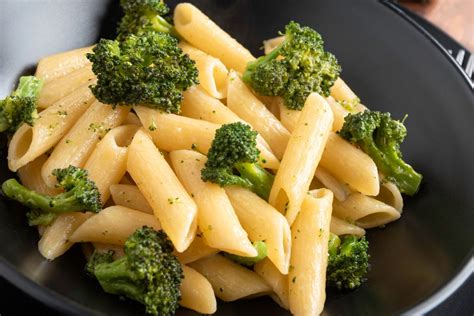 Quick Weight Watchers Pasta and Spicy Broccoli (For One)