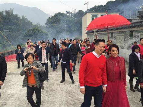 Myolie Wu Goes Through Traditional Hakka Wedding Ceremony – JayneStars.com