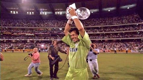 Imran's 'Cornered Tigers' Pakistan Conquer Summit In 1992 World Cup ...