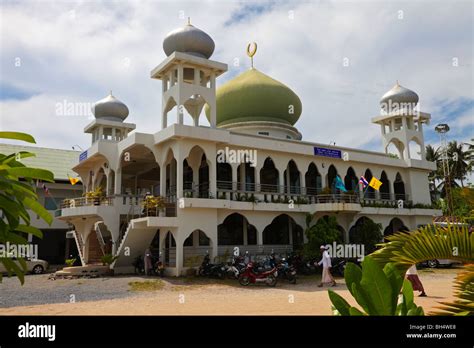 Aowalul Hidayah Mosque, Phuket,Thailand Stock Photo - Alamy