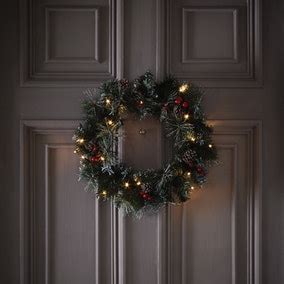 Christmas Garlands and Wreaths | Dunelm