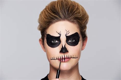 Easy Halloween Makeup Ideas Using Just Your Eyeliner | Superdrug