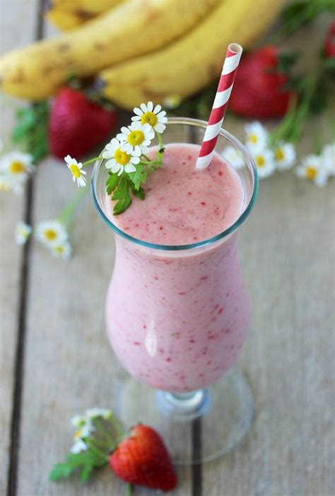 Starbucks Strawberry Smoothie Recipe - Cooking With Ruthie