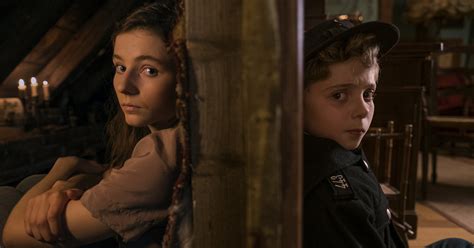 Jojo Rabbit Thomasin McKenzie Plays Elsa - Interview