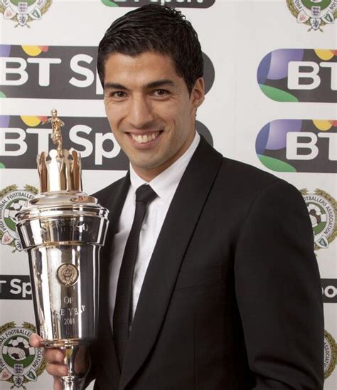 Suarez with PFA Player of the Year trophy : r/LiverpoolFC