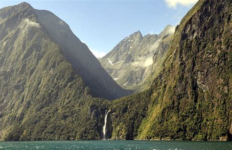 hanging valley | hanging valley Coastal Plain, Physical Geography, Milford Sound, Moraine ...