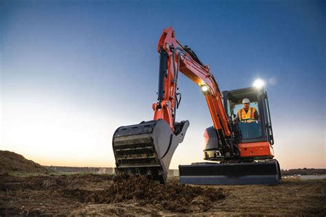 Kubota Introduces All-New, Tech-Forward, 5-Ton Tight Tail Excavator ...