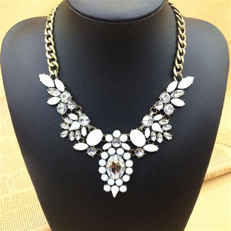 2016 Fashion Brand Luxury Chunky Statement Necklace Women Vintage Crystal Flower Choker ...