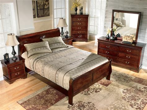 Signature Design by Ashley Alisdair Queen Sleigh Bed | Royal Furniture | Sleigh Beds