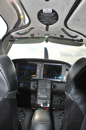 cirrus-sr20-204rm-cockpit-close-up | Fly Open Air