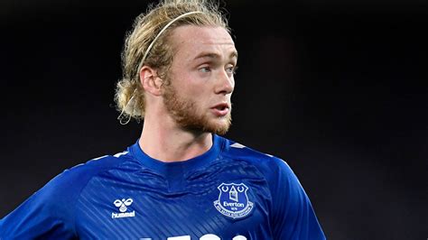 Tom Davies: Southampton interested in Everton midfielder | Football News | Sky Sports