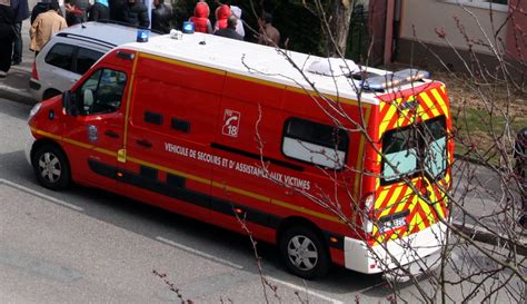 Endormissement dans le Doubs : la voiture percute un bus et une voiture