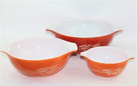 Vintage Pyrex Bowls / Cinderella Bowls / Serving Bowls / Kitchen Decor