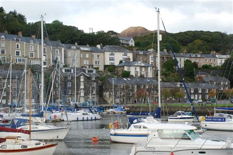 Harbwr Porthmadog Harbour © Alan Fryer cc-by-sa/2.0 :: Geograph Britain and Ireland