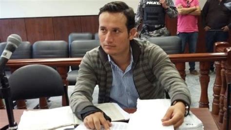 Gunmen kill Ecuador prosecutor after murder trial hearing