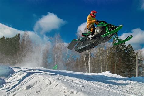 International 500 Snowmobile Race | Great Lakes Sports Commission