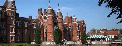 Portsmouth Museum, Portsmouth, Hampshire - One of the city's largest ...