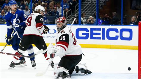 Steven Stamkos sets Lightning record for career goals