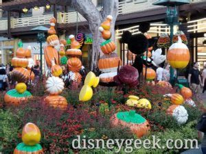 Pictures: Downtown Disney Halloween Decorations - The Geek's Blog @ disneygeek.com