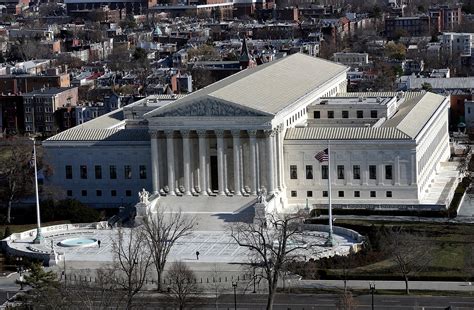 Simbolismo at Arkitektura sa US Supreme Court Building